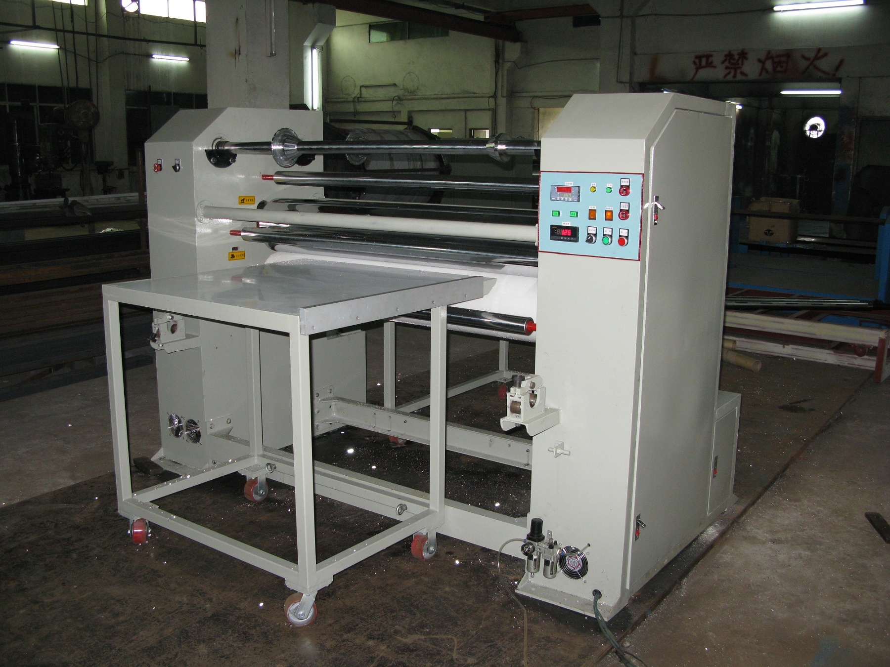 電子行業(yè)導(dǎo)電泡棉、導(dǎo)電布新型熱貼復(fù)合