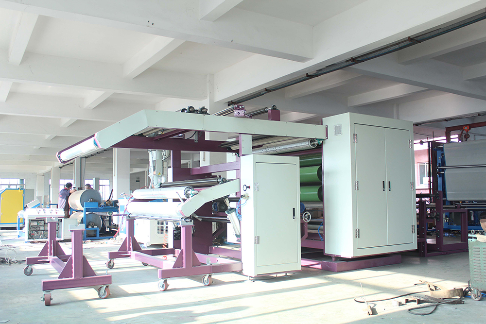 常見的熱熔膠復(fù)合機(jī)的生產(chǎn)工藝有哪些？